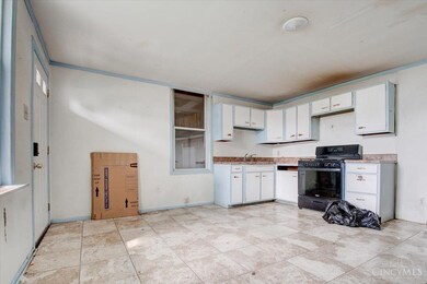 201 Maple St, Cincinnati, OH 45216 - photo 6