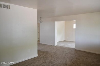 435 W 8th St South 002