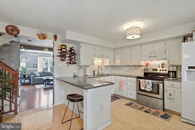 19101 Partridge Wood Dr, Germantown, MD 20874 - photo 5