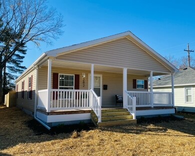 282 N Hughes St, Columbus, IN 47201 - photo 2