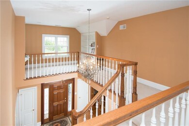 Foyer 106 Hardwood Drive