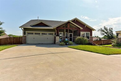 Large Flat driveway for easy entry and exit. Craft