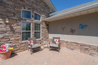 Great Sitting Area Out Front