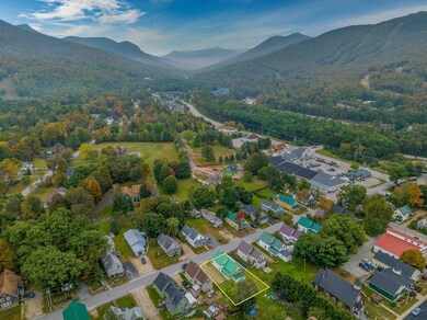 27 Maple St, Lincoln, NH 03251 - photo 4