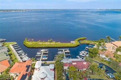 4279 Island Cir unit A, Fort Myers, FL 33919 - photo 2