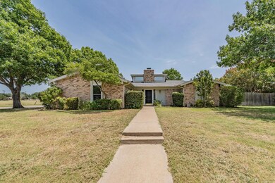 7336 Stonybrooke Dr, North Richland Hills, TX 76182 - photo 2