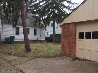 16815 Maple Heights Blvd, Maple Heights, OH 44137 - photo 2