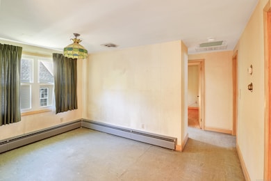 11 Carpet St, Enfield, CT 06082 - photo 3