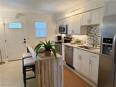 960 7th St S unit 202, Naples, FL 34102 - photo 5