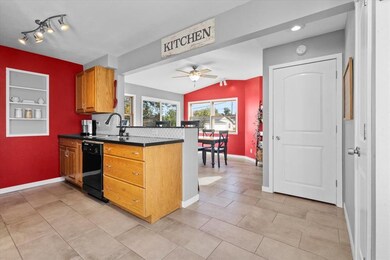 115 Wesley Dr NW, Cedar Rapids, IA 52405 - photo 5