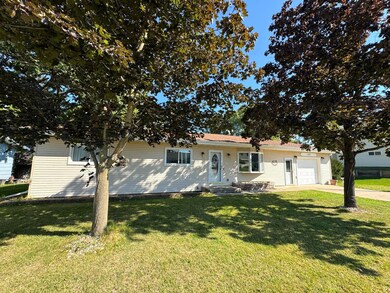 305 E Crocker St, Fox Lake, WI 53933 - photo 2