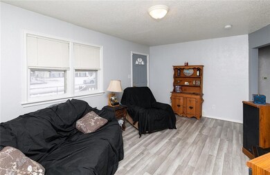 2710 Cleveland Ave, Des Moines, IA 50317 - photo 3