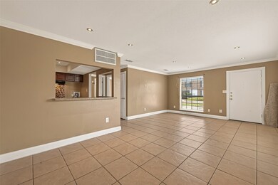 2201 Fountain View Dr unit 3, Houston, TX 77057 - photo 4