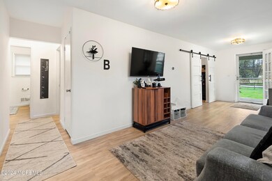 06-Living 1B