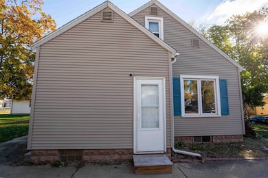 1811 Forest Ave, Waterloo, IA 50702 - photo 4