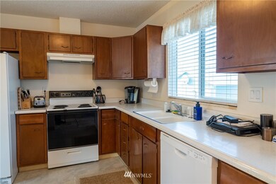 1338 N Ashland Ave, East Wenatchee, WA 98802 - photo 5