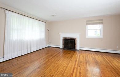 321 Spencer Rd, Devon, PA 19333 - photo 4