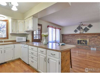 Kitchen breakfast bar