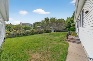 174 Rogers St, South Dartmouth, MA 02748 - photo 7