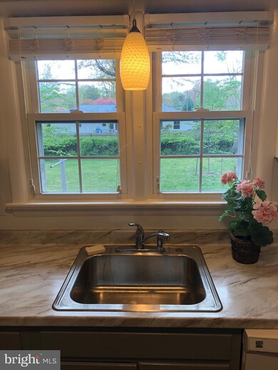 8909 Bridgehaven Ct, Alexandria, VA 22308 - photo 7