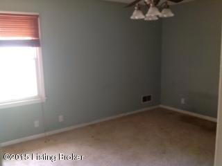 8313 Smyrna Pkwy, Louisville, KY 40228 - photo 5