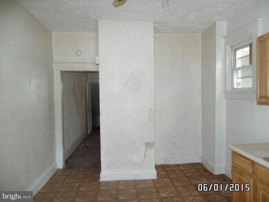 2542 W Lafayette Ave, Baltimore, MD 21216 - photo 5