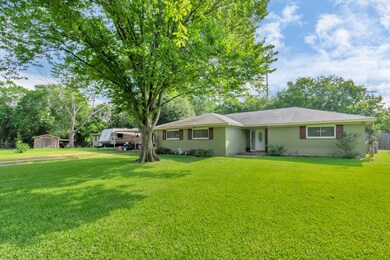 20083 Britt Oaks Dr, Alvin, TX 77511 - photo 4