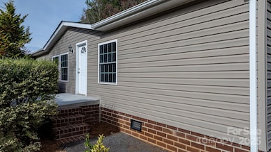 5499 Pembrooke Dr, Granite Falls, NC 28630 - photo 3