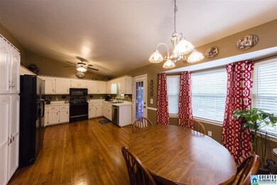 8709 Woodview Ln, Pinson, AL 35126 - photo 7