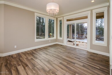 Dining Room - Photo Similar