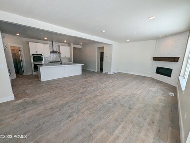 BS2 48 Great room - kitchen