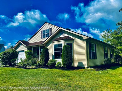 42 Farnworth Close unit 1000, Freehold, NJ 07728 - photo 2