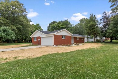 3310 Marilyn St, Columbus, IN 47203 - photo 2