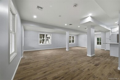 17 Tatterson St, Roslyn, NY 11576 - photo 6