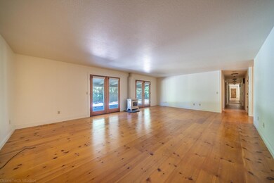 6460 Lucerne Ct-15