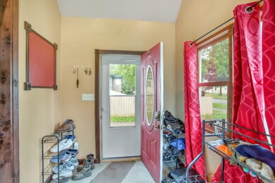06-114 N 30th St -WindowStill-Real-