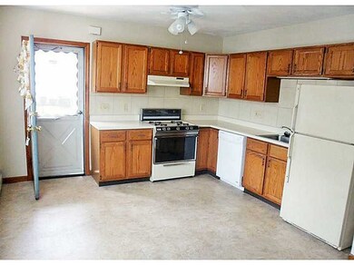 75 Elm St unit 3, Johnston, RI 02919 - photo 2