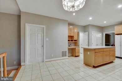 370 Bridgestone Dr, Sykesville, MD 21784 - photo 7