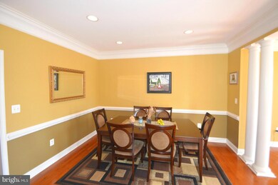 25852 Commons Square, Chantilly, VA 20152 - photo 5