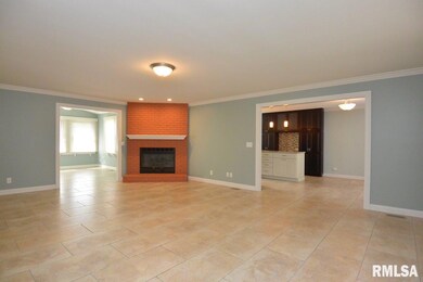 5205 N Rothmere Dr, Peoria, IL 61615 - photo 4