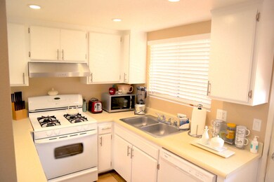 34137 Emily Way, Rancho Mirage, CA 92270 - photo 3