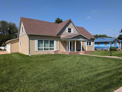 318 W 5th St, Quinter, KS 67752 - photo 3