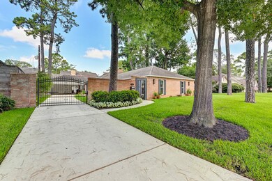 1006 Briarbrook Dr, Houston, TX 77042 - photo 2