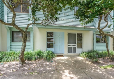 917 Coquina Ln unit 4, Vero Beach, FL 32963 - photo 3