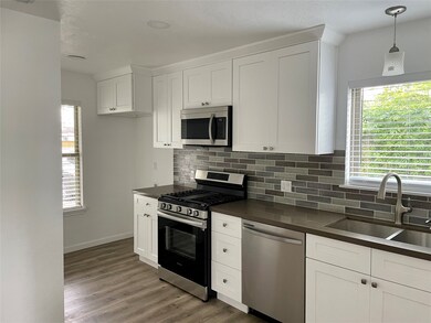 6806 Couch St, Houston, TX 77091 - photo 3