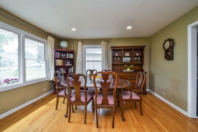 131 N Pierce Ave, Wheaton, IL 60187 - photo 3
