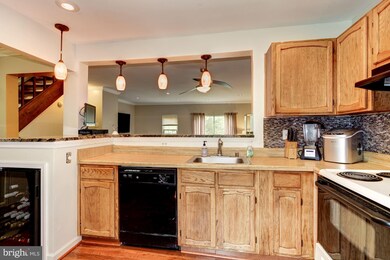 749 Saint Michaels Dr, Bowie, MD 20721 - photo 4