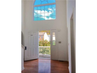 Entry/Foyer.