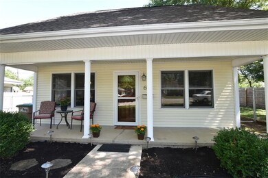 612 Willow Ln, Columbus, IN 47203 - photo 3