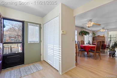 4952 Coventry St unit 315, Royal Oak, MI 48073 - photo 5